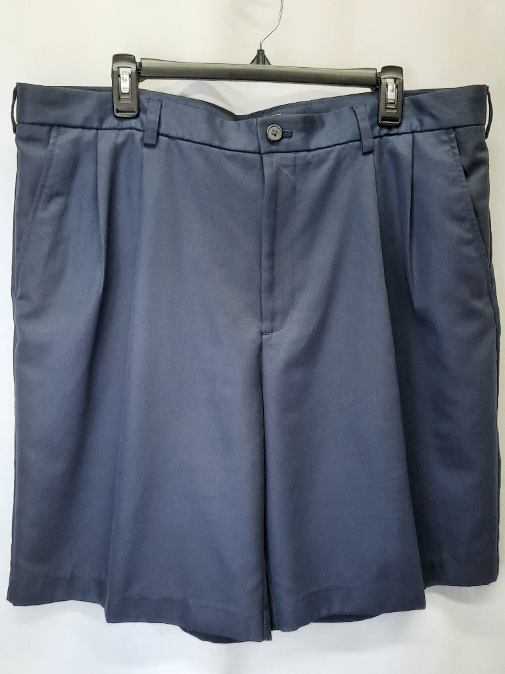 IZOD Golf Shorts Men's 38 Navy Blue Pleated Performance Polyester 9" Inseam